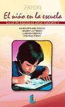 NIÑO EN LA ESCUELA DE PEQUEÑOS EL